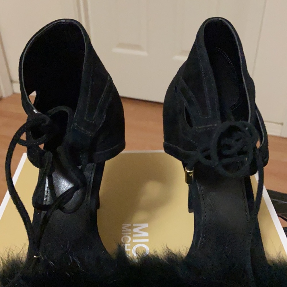 NEW Michael Kors Shoes - Picture 6 of 8